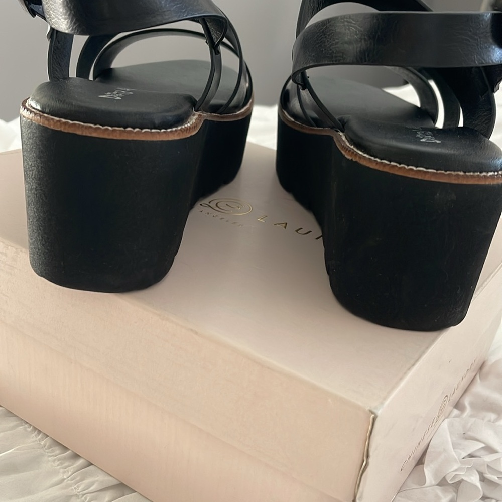 Dirty Laundry black three strap vegan sandals - Picture 3 of 5
